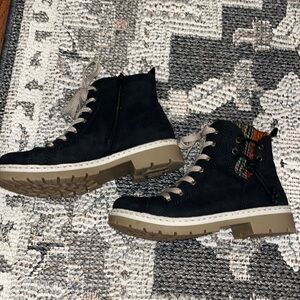 Rieker Size 39 boots
